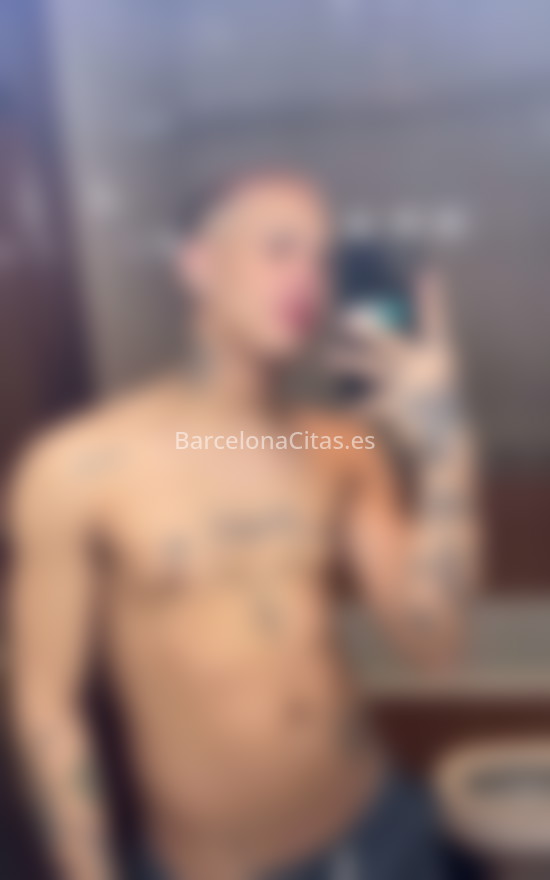 Adrián, latino con ganas de pasarla bien. 642141846. Citas en BARCELONA, BARCELONA. www.barcelonacitas.es.