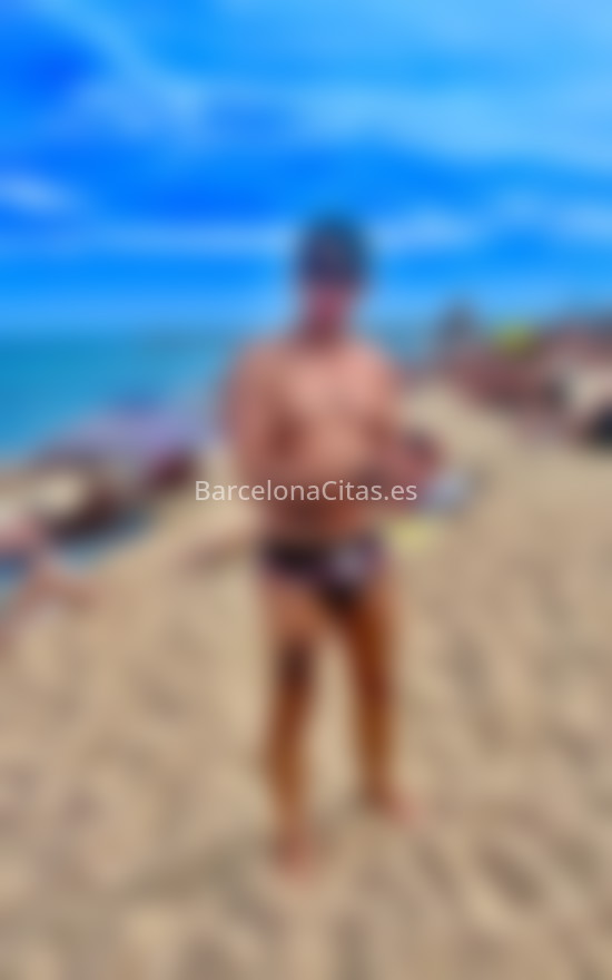 Adrián, latino con ganas de pasarla bien. 642141846. Citas en BARCELONA, BARCELONA. www.barcelonacitas.es.