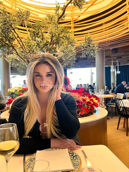 Lulú Angelie, joven trans brasileña . 656385719. Citas en BARCELONA, BARCELONA. www.barcelonacitas.es.