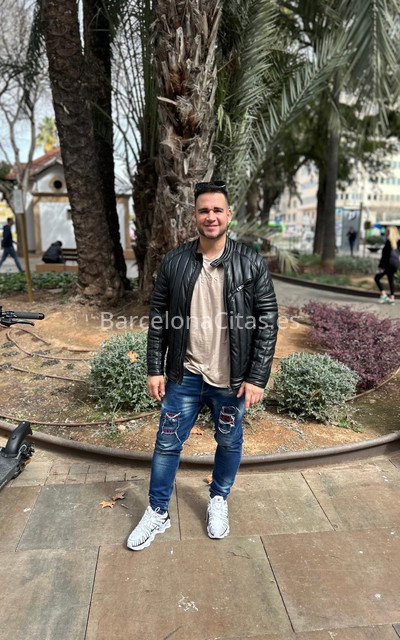 Sebastián, chico colombiano muy majo . 663526446. Citas en BARCELONA, BARCELONA. www.barcelonacitas.es.