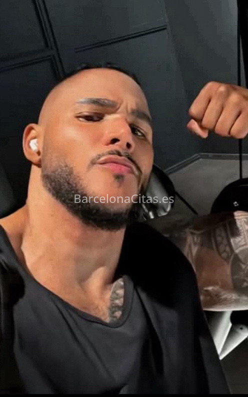 Alex, guapete, tatuado y musculado . 614383824. Citas en BARCELONA, BARCELONA. www.barcelonacitas.es.
